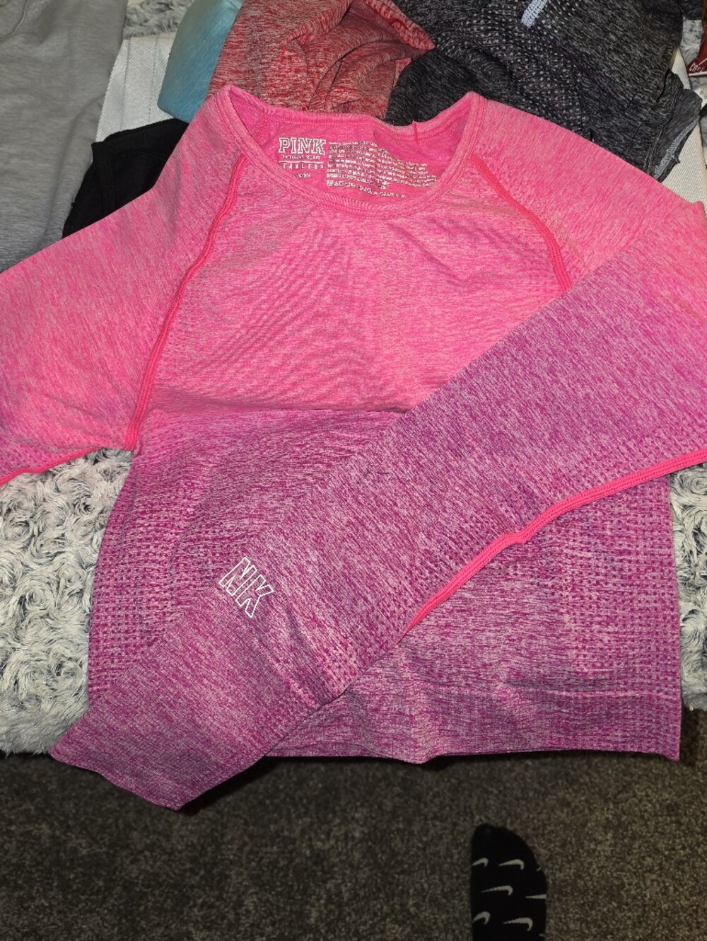PINK Victoria's Secret Heathered Hot Pink Long Sleeve Crop Top